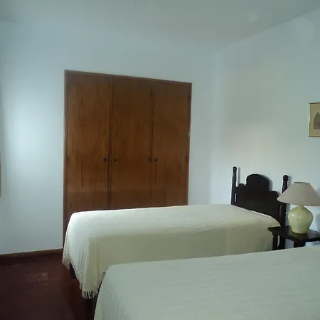 Casa Julio Dinis 12 *